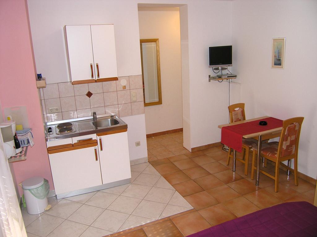 Apartments Kristina 克尔克 外观 照片