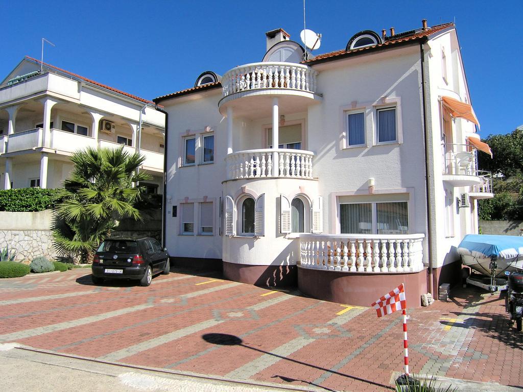 Apartments Kristina 克尔克 外观 照片