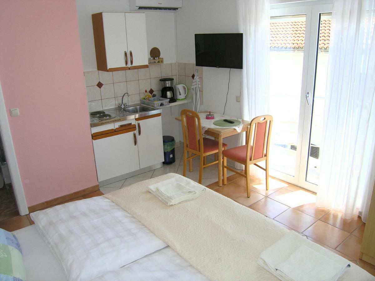 Apartments Kristina 克尔克 外观 照片