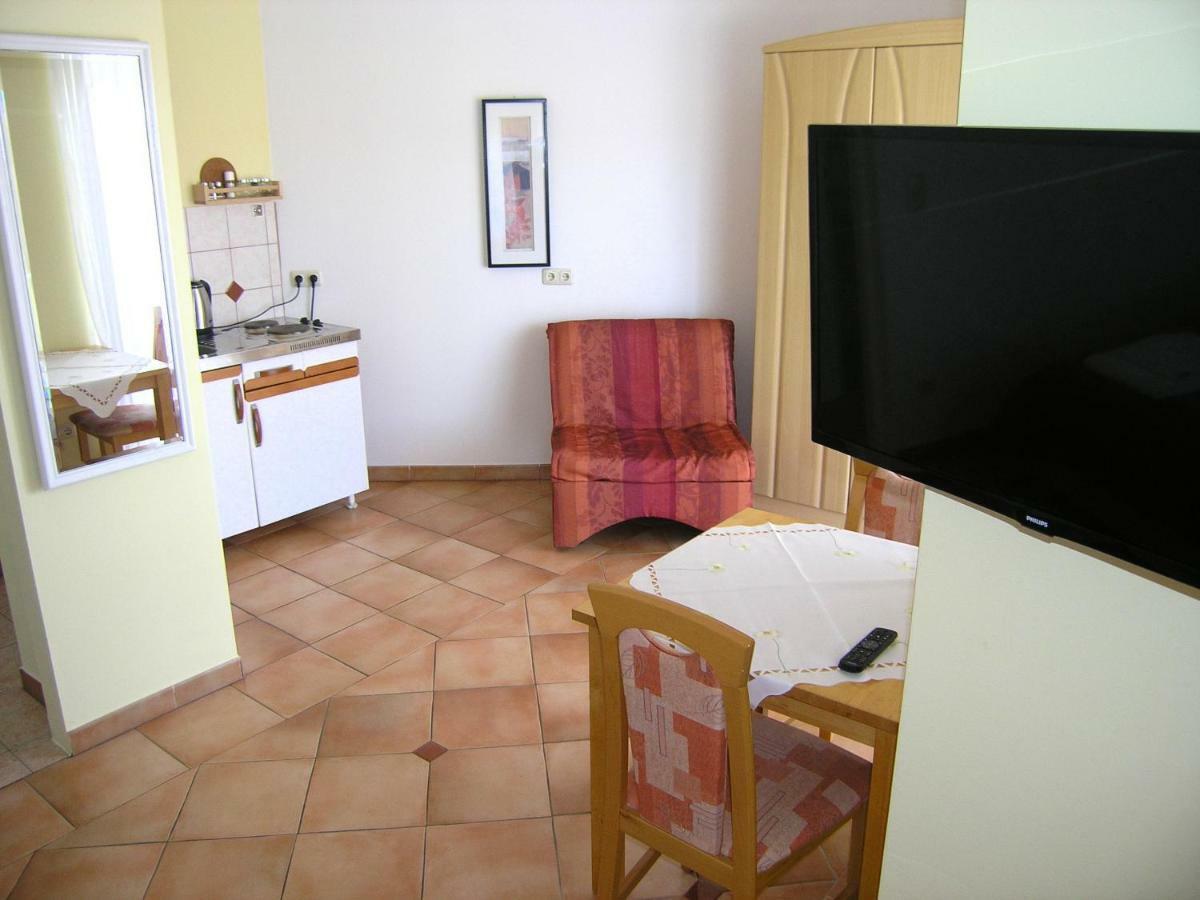 Apartments Kristina 克尔克 外观 照片