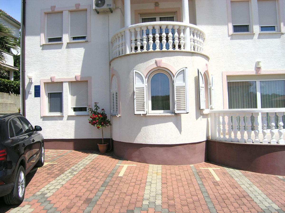 Apartments Kristina 克尔克 外观 照片